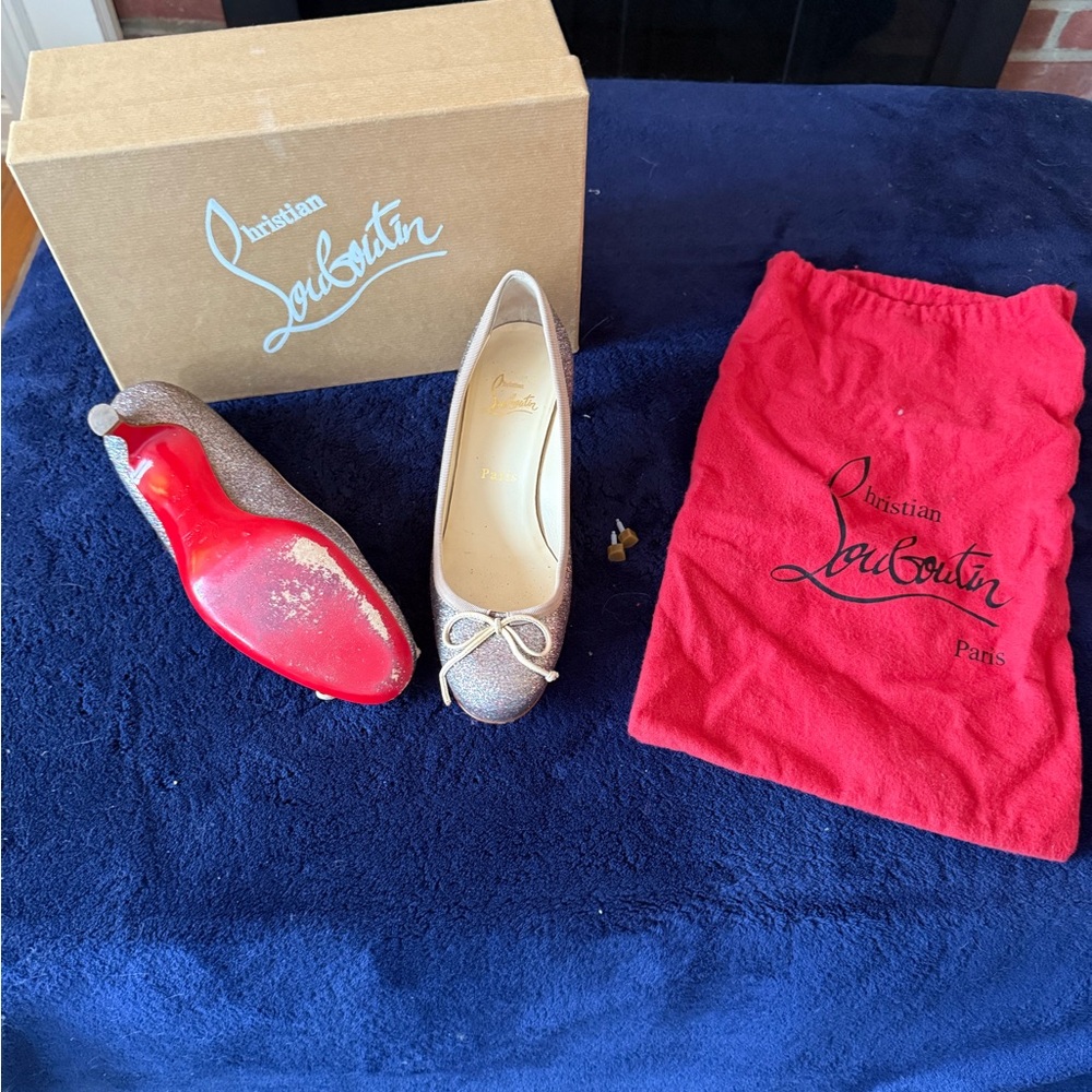 Christian Louboutin Silver Glitter Kitten Heels with Bow - Picture 3 of 3